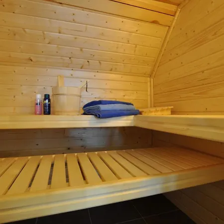 Casa vacanze Emilias Hues, Reethaus In Der Bucht Von Wismar Zierow