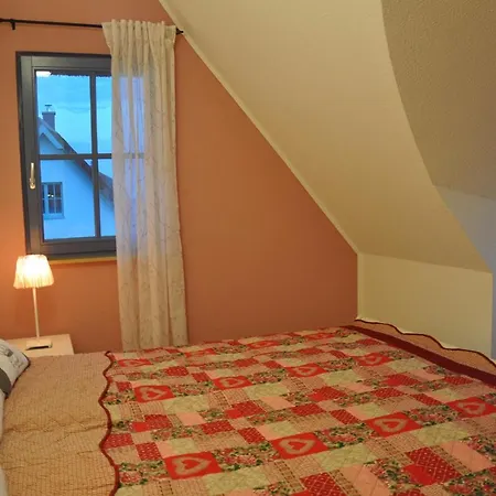 Emilias Hues, Reethaus In Der Bucht Von Wismar